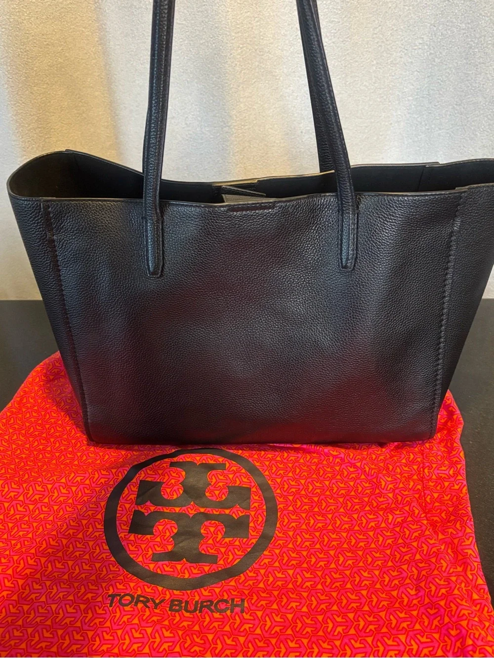 Authentic Tory Burch Carson Black Pebble Leather Gold Logo Large Shoulder Tote